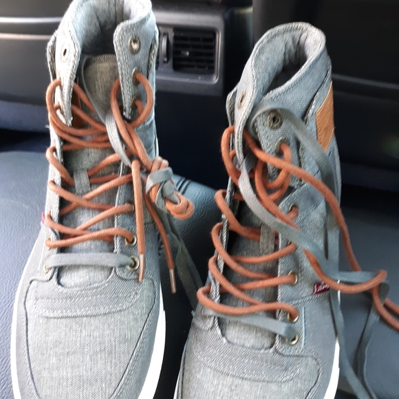 Shoes - Picture 4 of 4